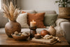 Aardetinten woonaccessoires combineren thuis